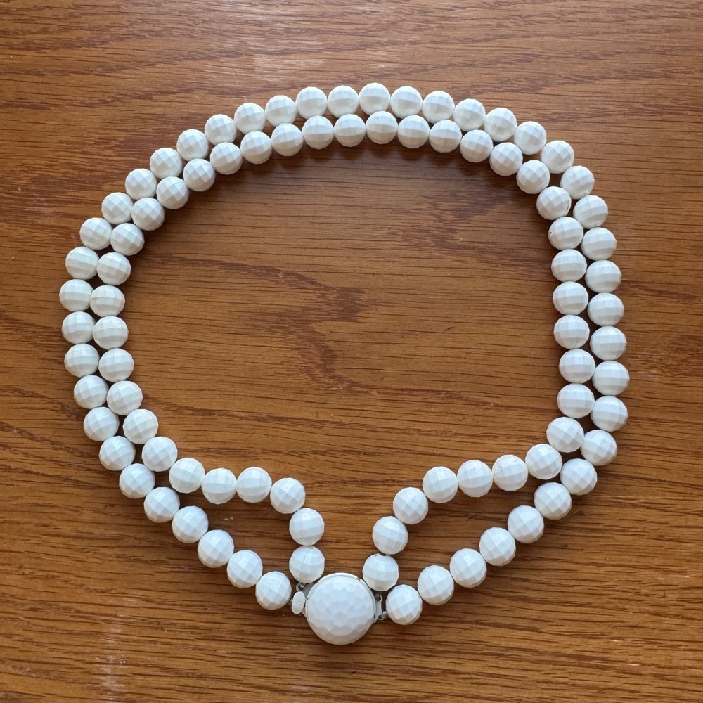 Vintage White Faceted Bead Necklace Double Strand Round Clasp - Picture 1 of 5